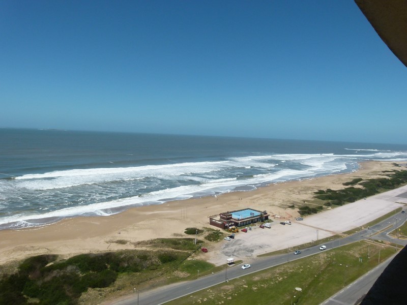 Departamento en primera fila de Playa Brava. Torre Premium